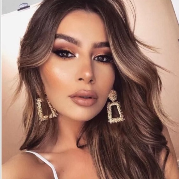 Jewelry - “PRICE DROP” Gold Geometric Statement Earrings